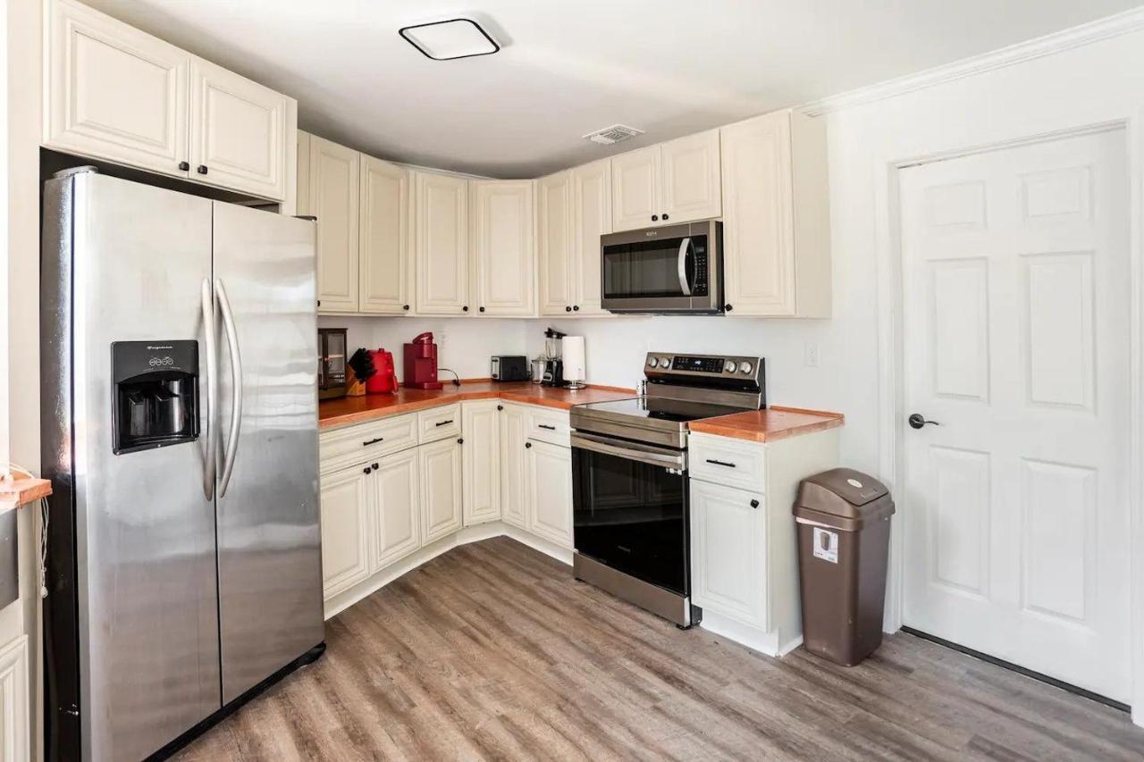 Casa vacanze Peaceful Lydia Hide-o-way - Unwind Near Beach, Breakfast, & Go-karts!